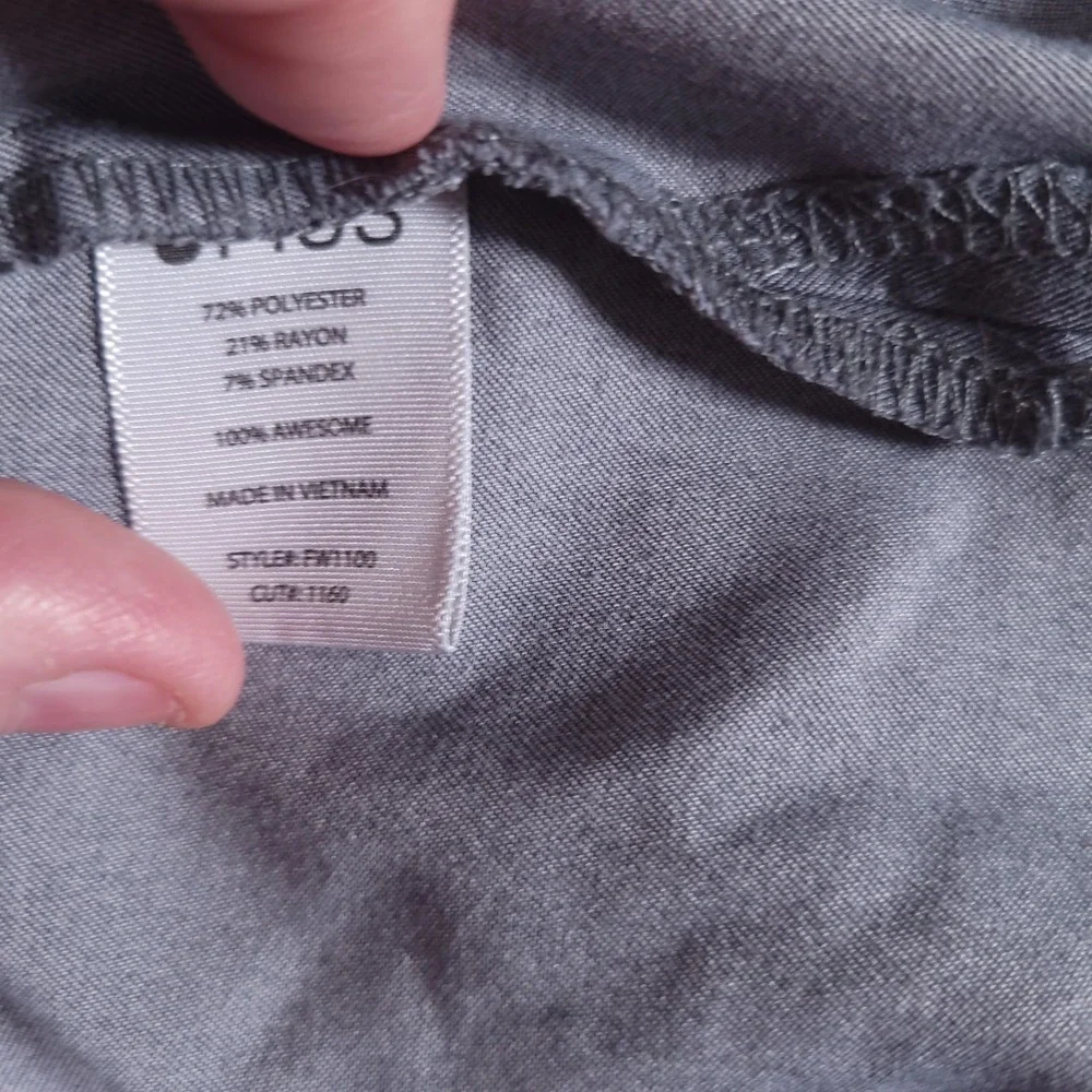 FIGS Casma Scrub Top Womens S‎ Grey Technical Collection V-Neck Short Sleeve